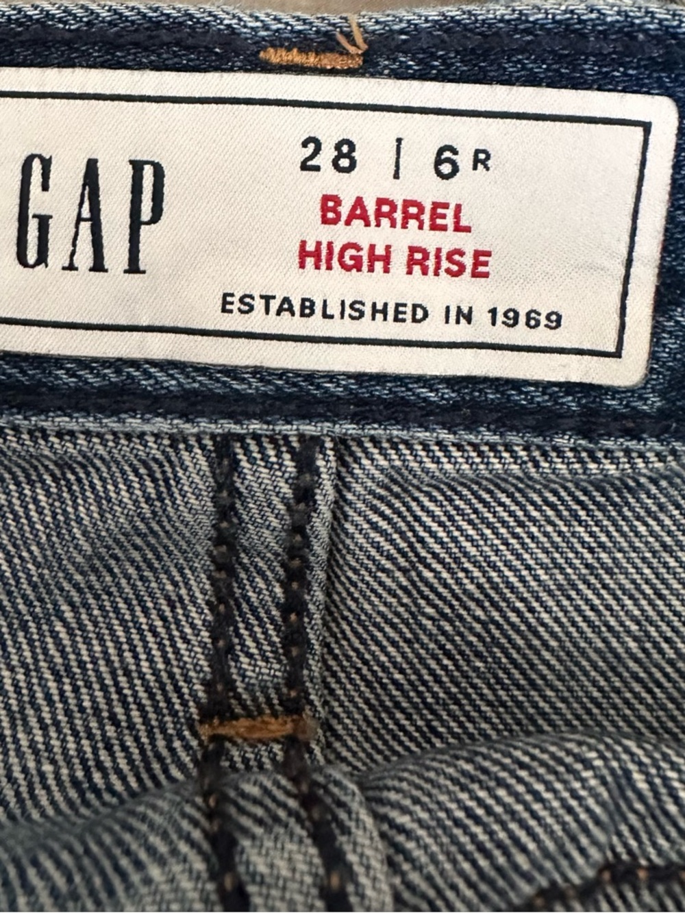 GAP High Rise Barrel Jeans - Picture 4 of 4